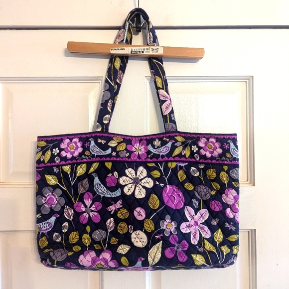 Vera Bradley Handbags - Vera Bradley large Floral Nightingale tote